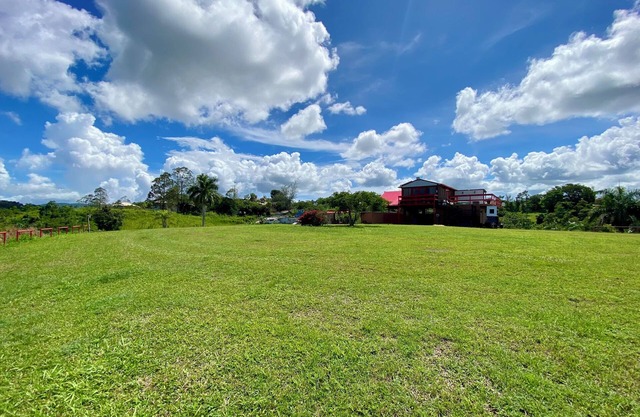 La Loma Farmhouse in Cidra Hot Tub & Breathtaking Mountain Views