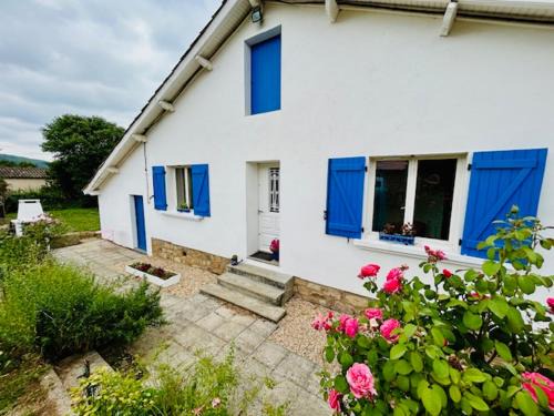 La maison aux volets bleus