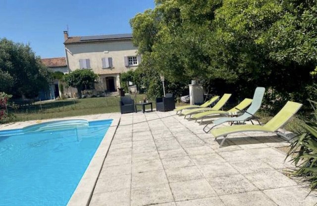 La Maison de Françoise, a holiday home for 8 people with private pool in Provence