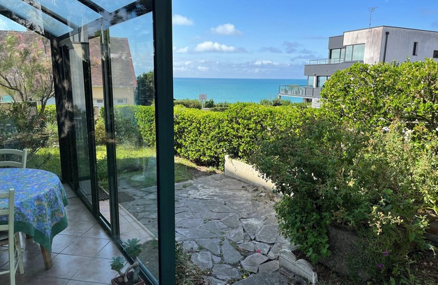 "La Mer en Vue" – Family Seaside Home