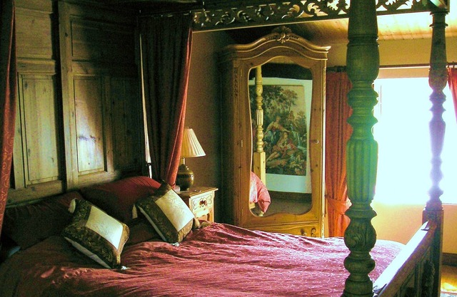 La Petite Grange, a Charming Farmhouse In the Charente.