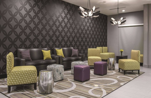 La Quinta Inn & Suites by Wyndham Fort Worth West - I-30