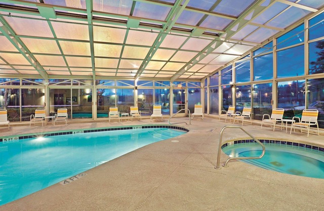 La Quinta Inn & Suites by Wyndham Mansfield OH