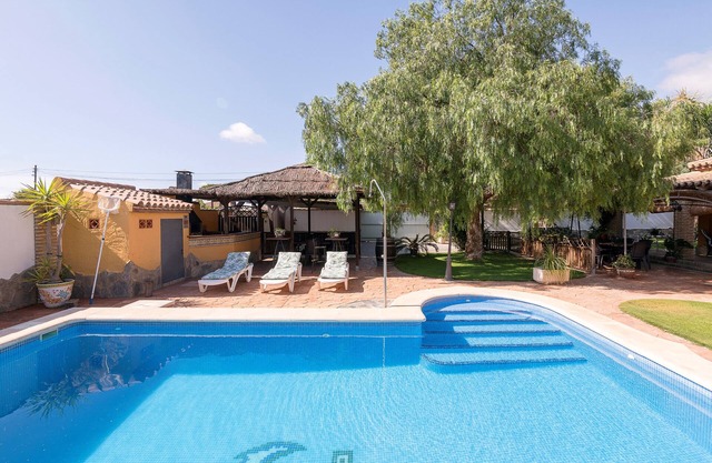 La Redondela - Four Bedroom Villa, Sleeps 7