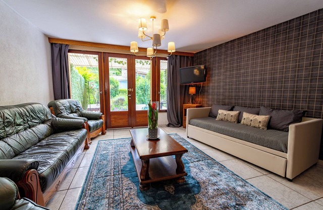 La Rosée - 2-room family apartment, Wifi, TV box, garden