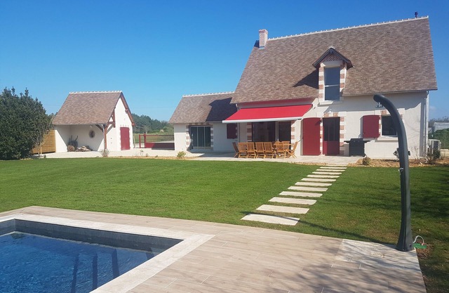 LA ROTIERE LODGE DU CERVOLET 4-bedroom house in the Loire Valley