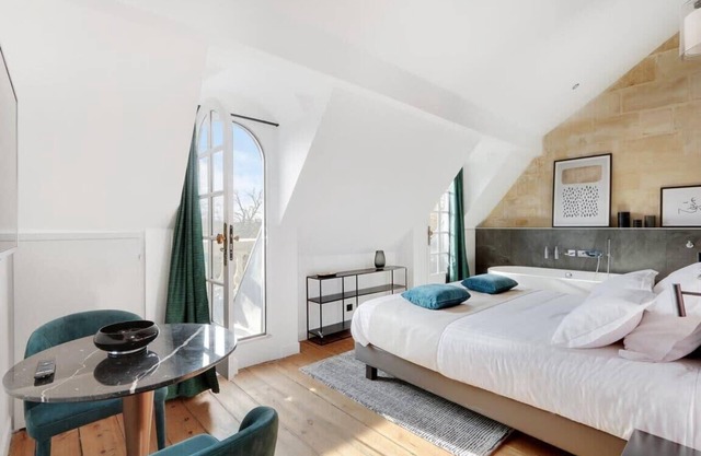 Labruyère House - Cosy Garden Suite