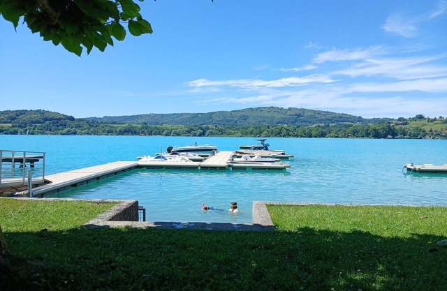 LAC CASA 60' – Sixties-style flat with terrace overlooking the lake, 300 m
