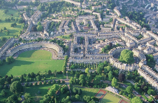 Lady Margaret's Georgian Townhouse in the Heart of Historic Bath