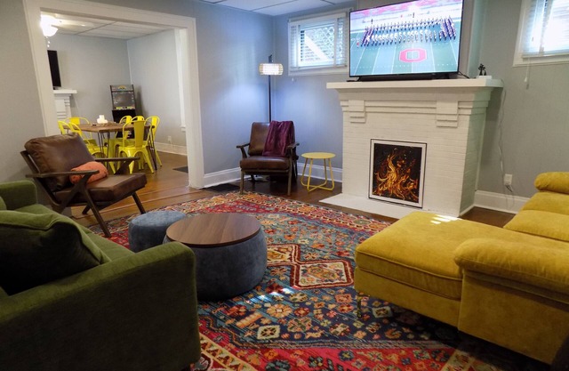 Lady Pilot, Old North Columbus - Lovely 3-bedroom home, steps to OSU!