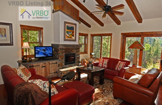 Laid-Back Luxury Chalet, great location near Pioneer beginner lift