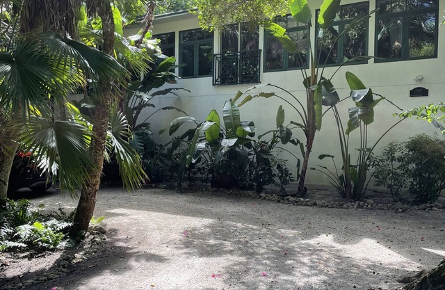 "Laika Lane Gem! Private Pool Home, 3 Min to Beach – Family Friendly Fun!"
