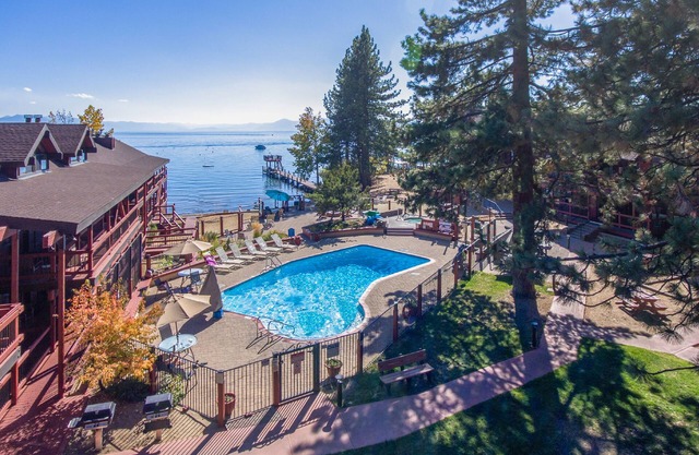 Lake/Beach Front Resort - Pool, Hot Tub, BBQ #24