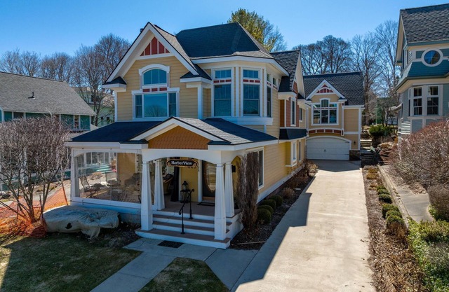 Lake Charlevoix Home, Sleeps 17, Across from Harborage Marina