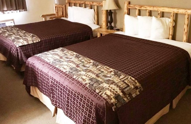 Lake Getaway! 2 Comfortable Units, Free Parking, Minutes to Lake Pend Oreille