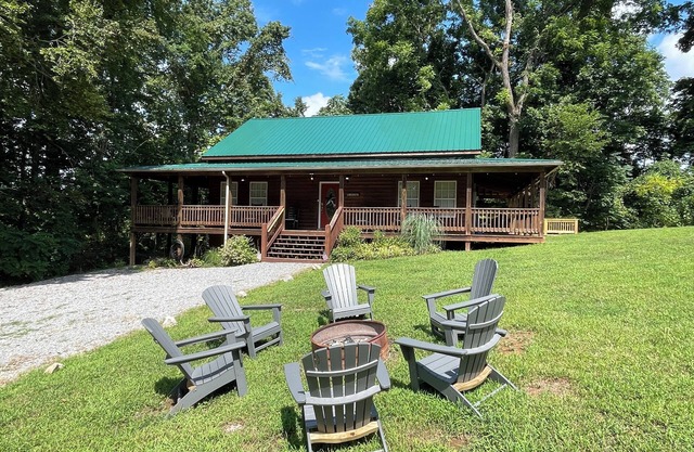 Lake House Getaway at Dale Hollow Lake
