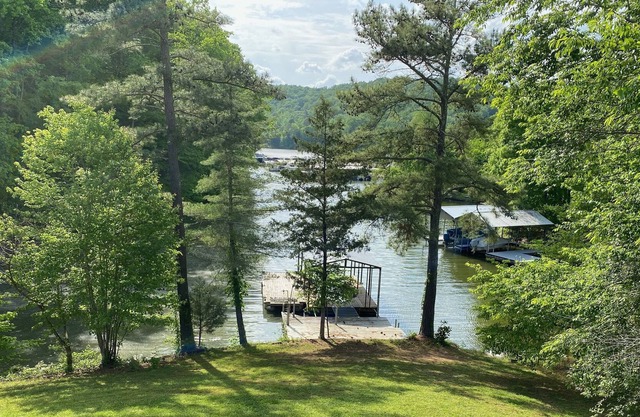 Lake house w/boat dock - Knoxville/Oak Ridge/Hardin Valley