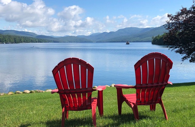 Lake House with gorgeous view, private beach, dock space, fireplace, hammock