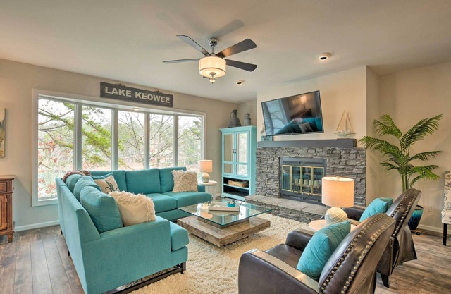 Lake Keowee Resort Condo: Waterfront Balcony