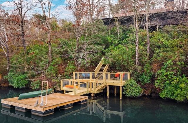 Lake Lahusage Front l Private Dock, Game Room