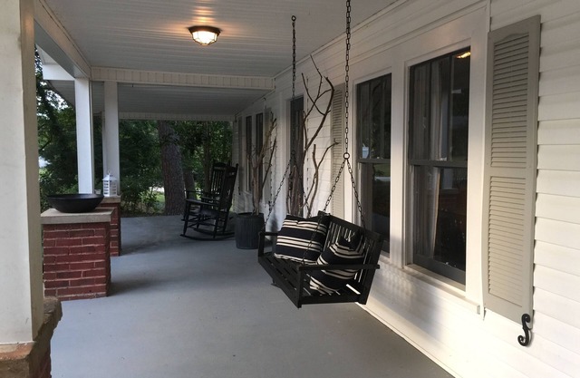 Lake Lanier, Fire Pit, Fishing, Boating, Short Walk To Lake, Bring Your Boat!