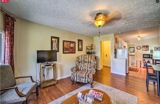 Lake Life 2BR in the Heart of GOTL!