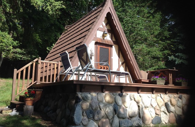 Lake Michigan Beachfront Efficiency Guest House