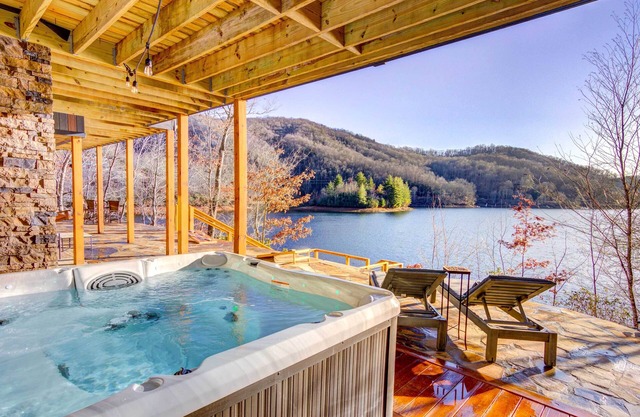 Lake Nantahala Villa w/ Lookout Deck + Dock!