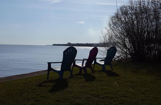Lake Ontario waterfront home, close to Erie Canal & Niagara Falls