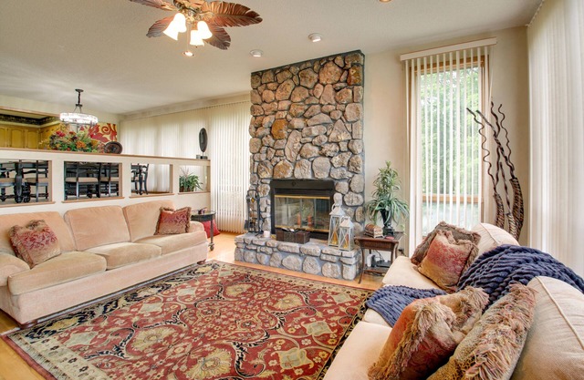 Lake Ouachita Vacation Rental w/Community Pool