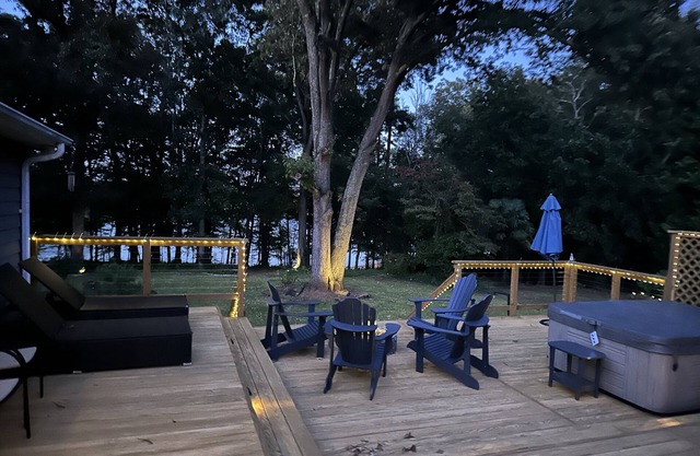Lake Retreat House