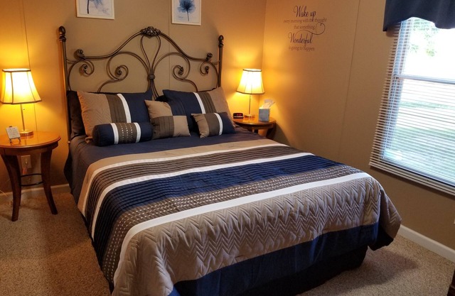 LAKE SHELBYVILLE PRIVATE FISHING GET-AWAY sleeps 4