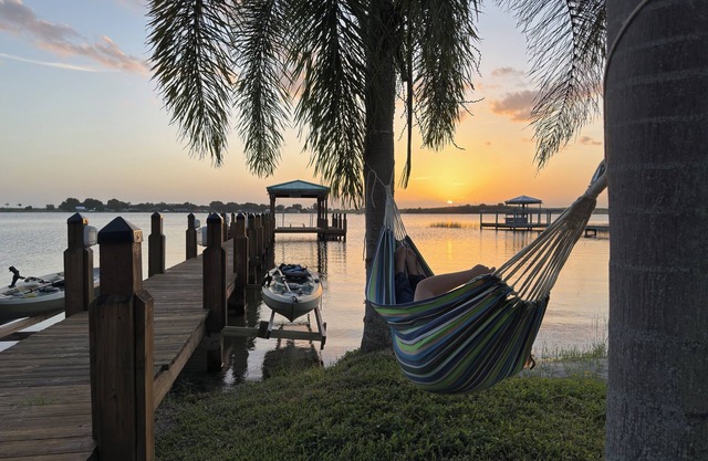 Lake Sirena Retreat 5 BR Waterfront Oasis w/Pool