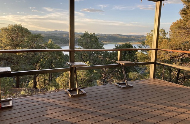 Lake View Cabin, Your Fall Getaway!