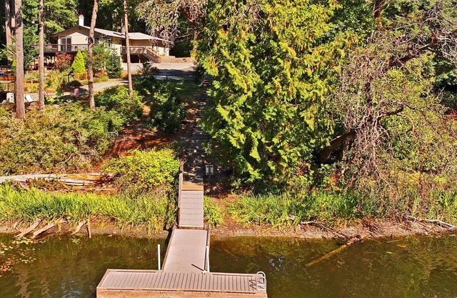 Lake View & Dock Access |Fast & Reliable Internet | Game Room | Pet Friendly