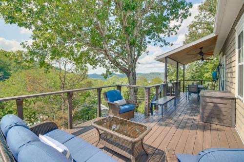 Lake View Home in Silver Point Walk to Marina