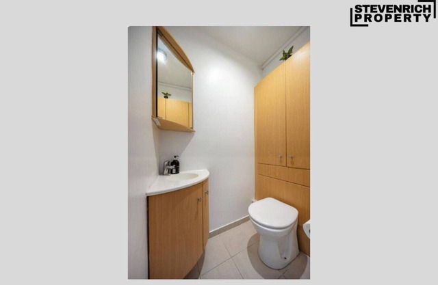 Lake View Minimalist Apartment|3 Beds|6 Guest
