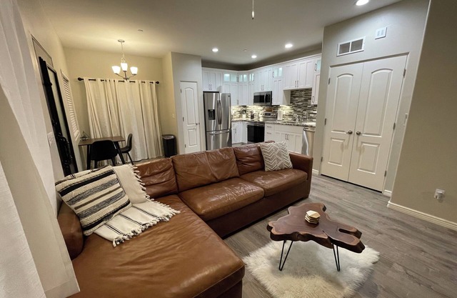 Lake View Oasis Tiny Home 1 bed/1Bath