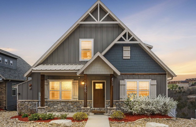 Lake Views, Indoor/Outdoor Pool, Hot Tub, GameRoom