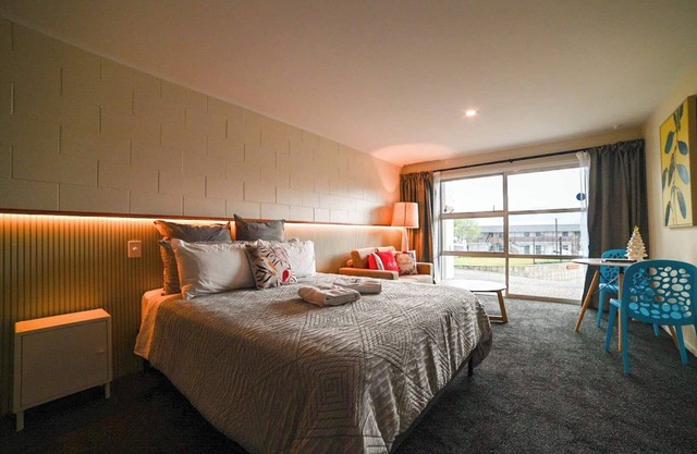 Lake Vista - Perfect 1BR Retreat for Two