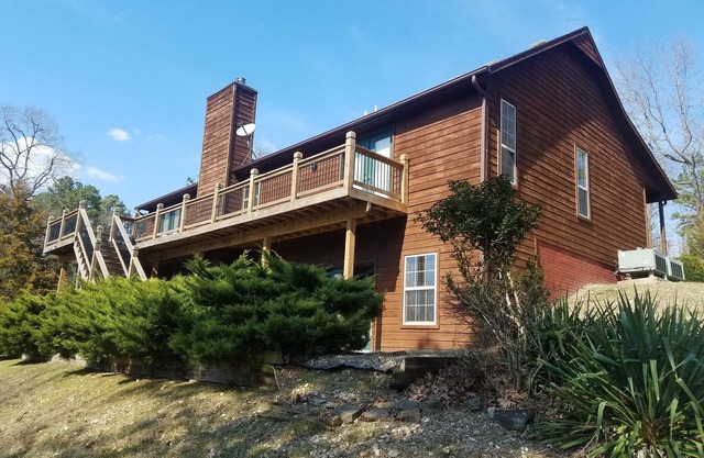 LAKEFRONT 2 Homes- Wooded and Private; Located on 2 acres