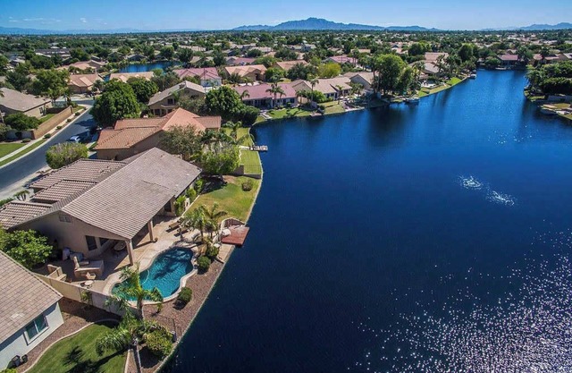 Lakefront Chandler Sunsets Heated Pool & Golf