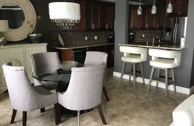 Lakefront condo -2BR/2Bath Sleeps 4 Private beach and lake front balcony