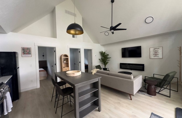 Lakefront Cottage in Sauan- #5 Rainbow Trout