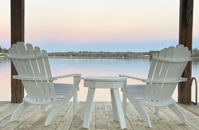 Lakefront | Fire Pit | Dogs Welcome | Dockside Den