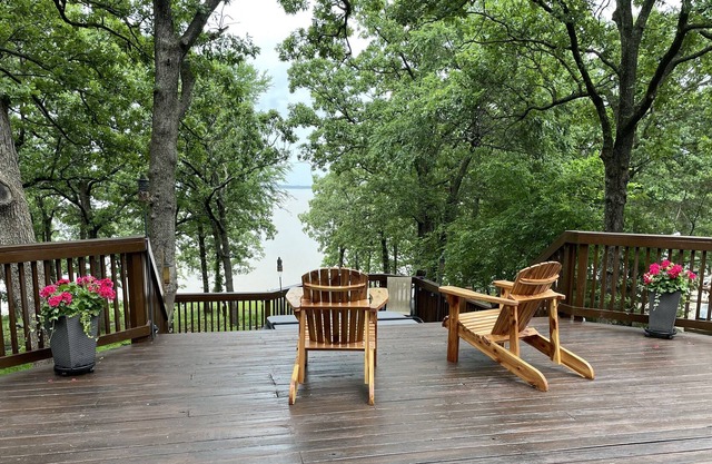 Lakefront home with Hot Tub - Beautiful view at The Longbow
