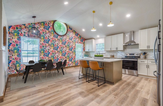 Lakefront House With Game Room & Fenced Backyard