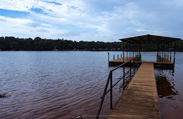 Lakefront Living at the Tranquility Estate + Private Dock + waterfront!