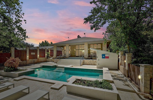 Lakefront Pool, Fire Pit, 2 Story Dock on Lake LBJ