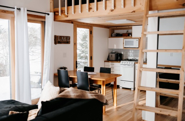 Lakefront Tiny Cabin on Crosslake w/Brand New Barrel Sauna